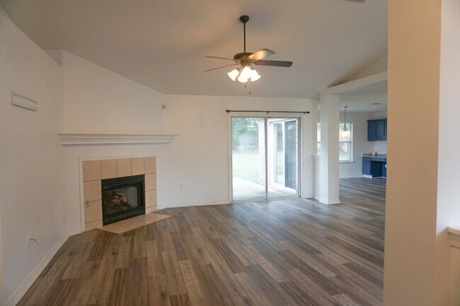 Foto del edificio - 6333 Havenmist Ln