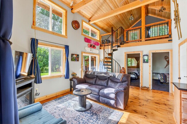 Foto del edificio - 58821 SE Cabin Ln