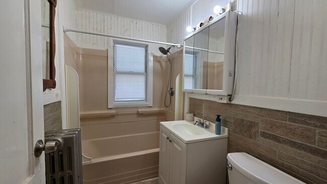 Baño - 59 Hooker St