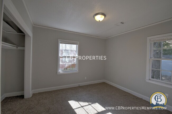 Building Photo - 1065 Brower St