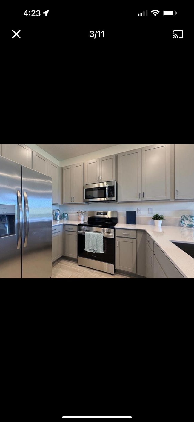 Building Photo - 5635 S Drive Cir