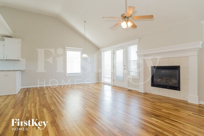 Building Photo - 728 Corrington Dr