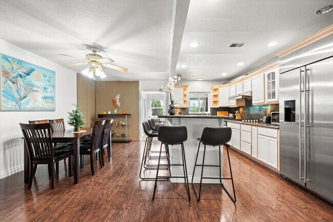 Foto del edificio - 1250 Stratford Ln