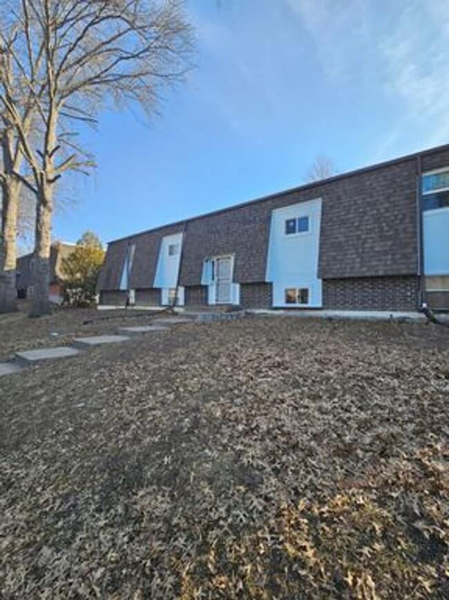 Building Photo - 711 N 70th St