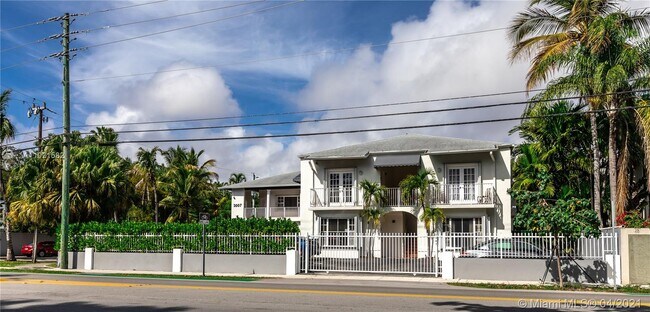 Foto del edificio - 3007 Bird Ave