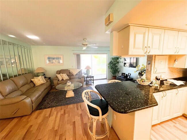 Foto del edificio - 3755 S School Ave