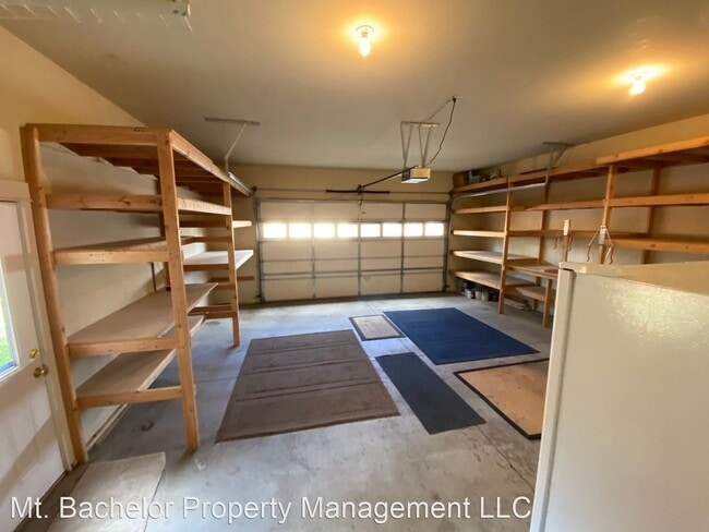 Building Photo - 4 br, 3.5 bath House - 20646 SE Hummingbir...