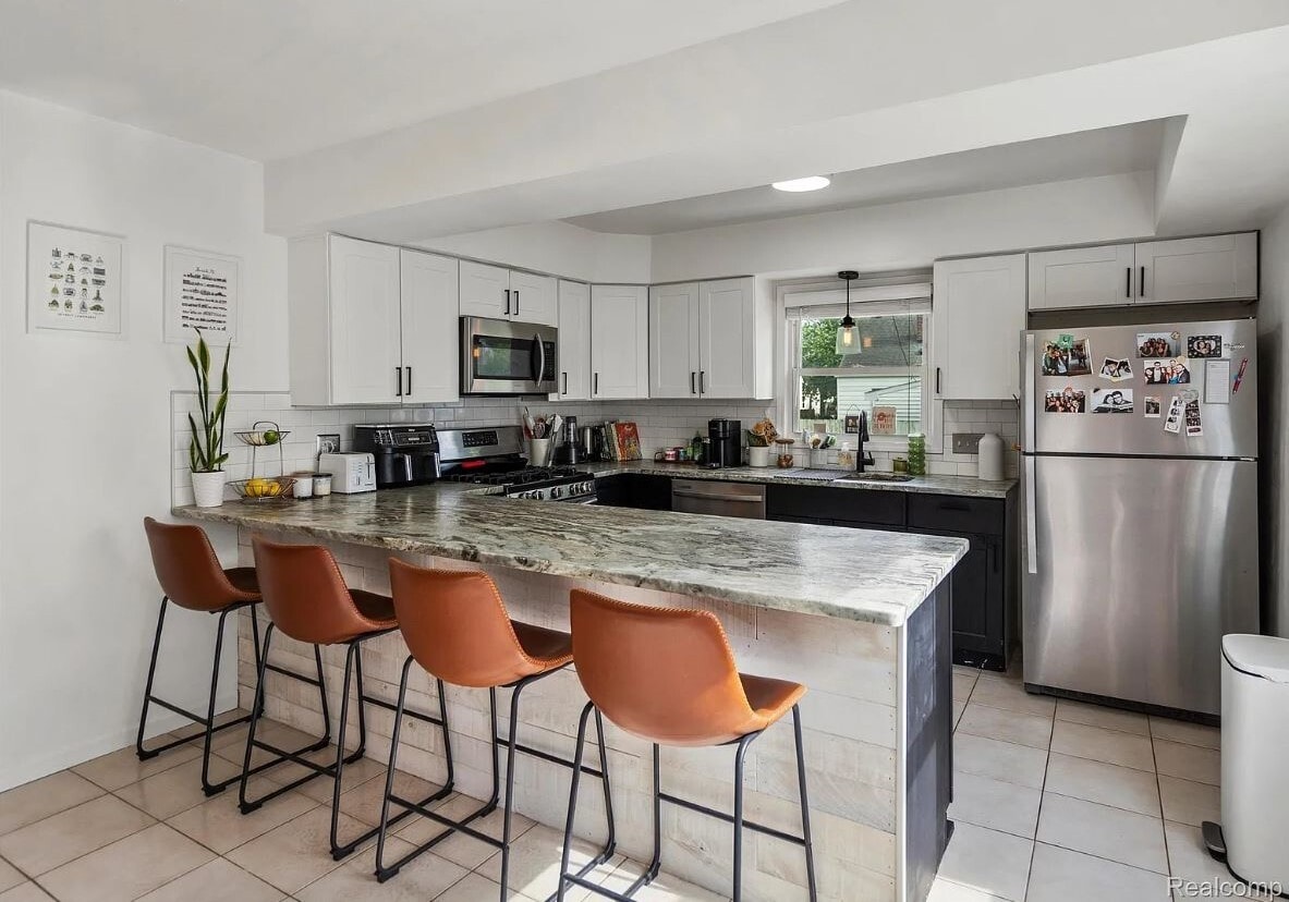 Kitchen - 2204 Mahan St