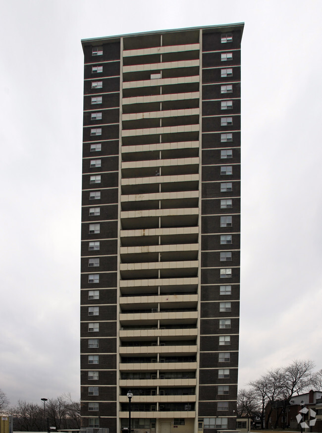 Building Photo - Eastmount Apartments