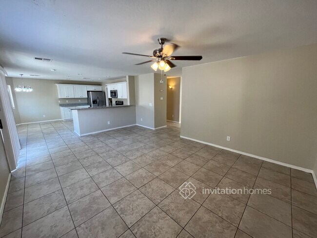 Foto del edificio - 16878 W Marshall Ln