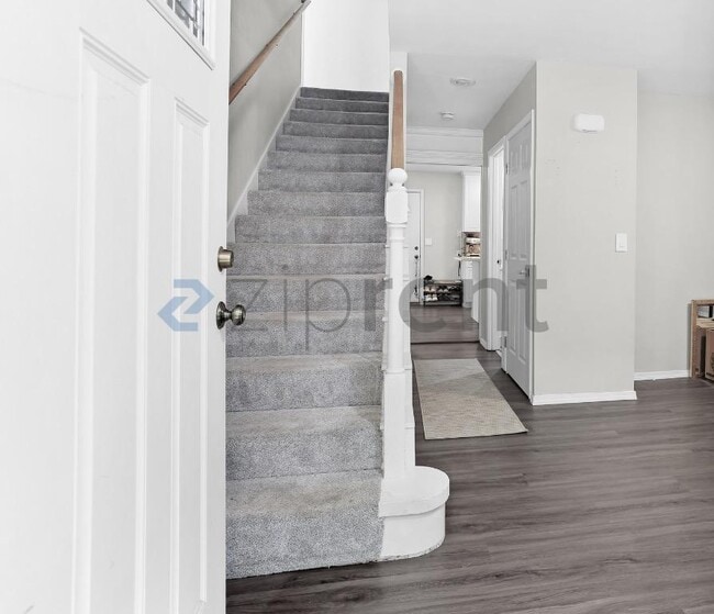 Building Photo - Unit