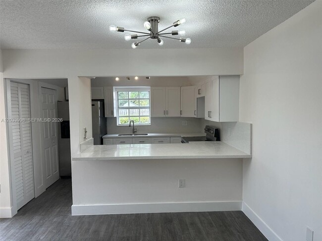 Building Photo - 11880 SW 19th Terrace