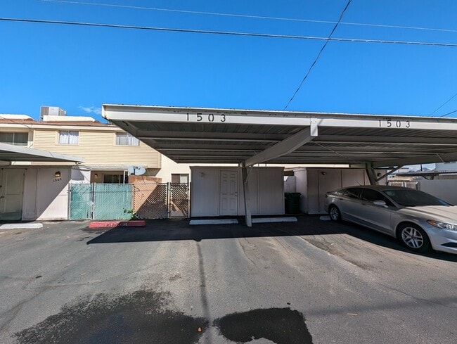 Building Photo - 1503 W Hazelwood St