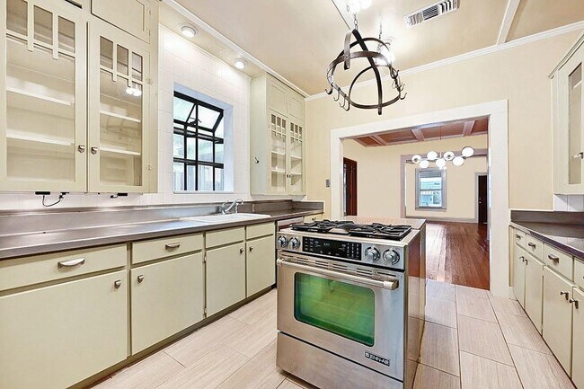 Foto del edificio - 507 E Live Oak St