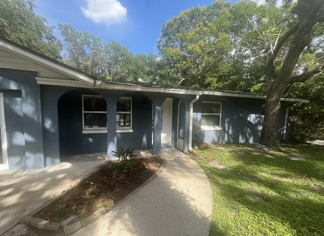 Building Photo - Beautiful 3 Bed 1.5 Bath Pool Home for Rent in Lake Mary, FL