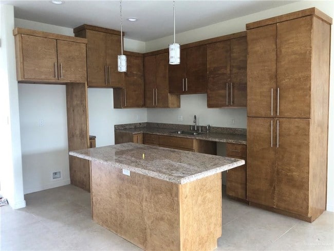 Building Photo - 11 E St