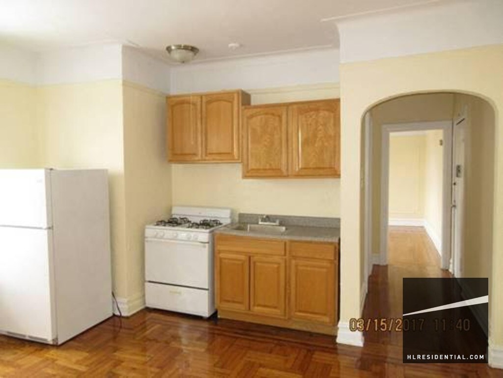 Building Photo - 4160 Bowne St