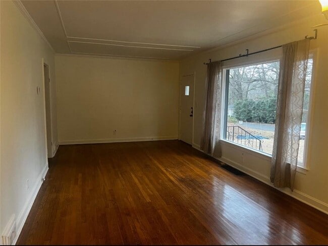 Building Photo - 977 Lindridge Way NE