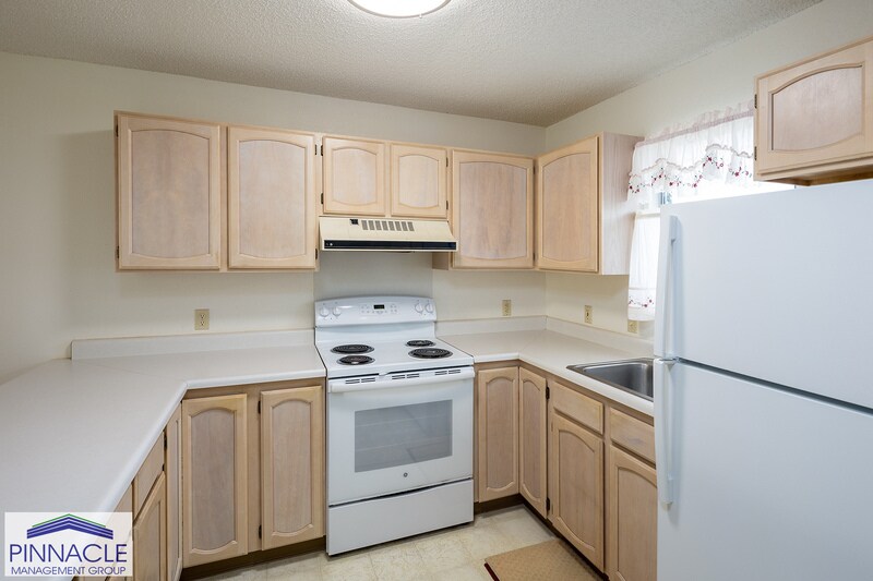 Primary Photo - 95-1050 Makaikai St