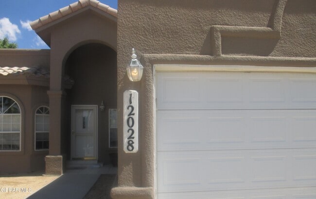 Building Photo - 12028 Banner Crest Dr