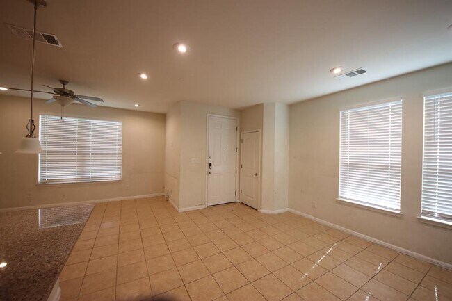 Foto del edificio - 2929 Harvester Ln