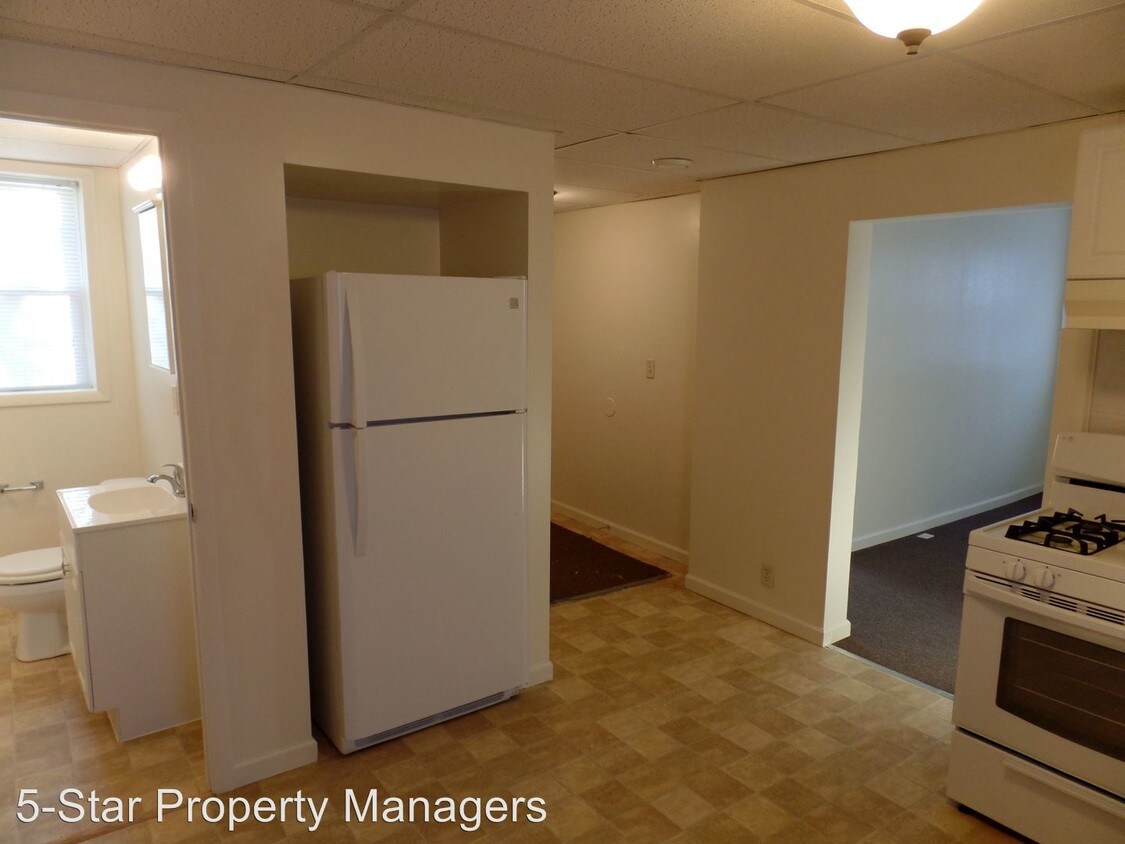 Primary Photo - 1403 E Lincoln Ave