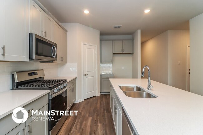 Foto del edificio - 6109 Fire Water Dr