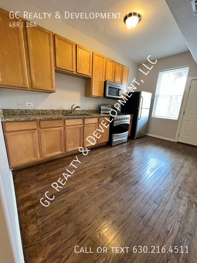 Foto del edificio - ** 4 BDRM / 2 BATH DUPLEX DOWN / GRANITE /...