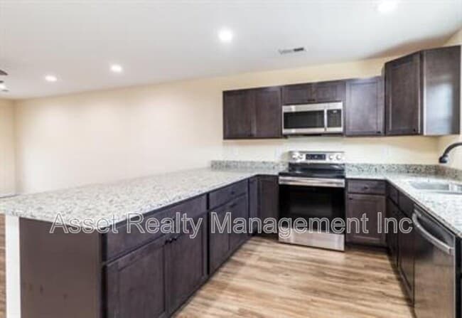 Building Photo - 932 Warrior Hill Dr