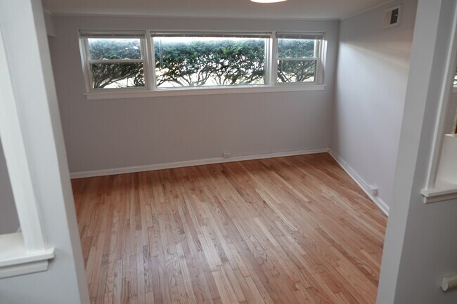 Building Photo - 4829 Crain St