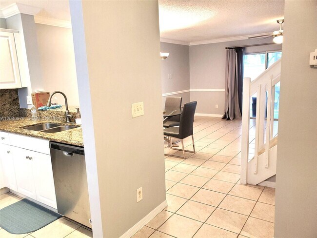 Foto del edificio - 746 NW 208th Way