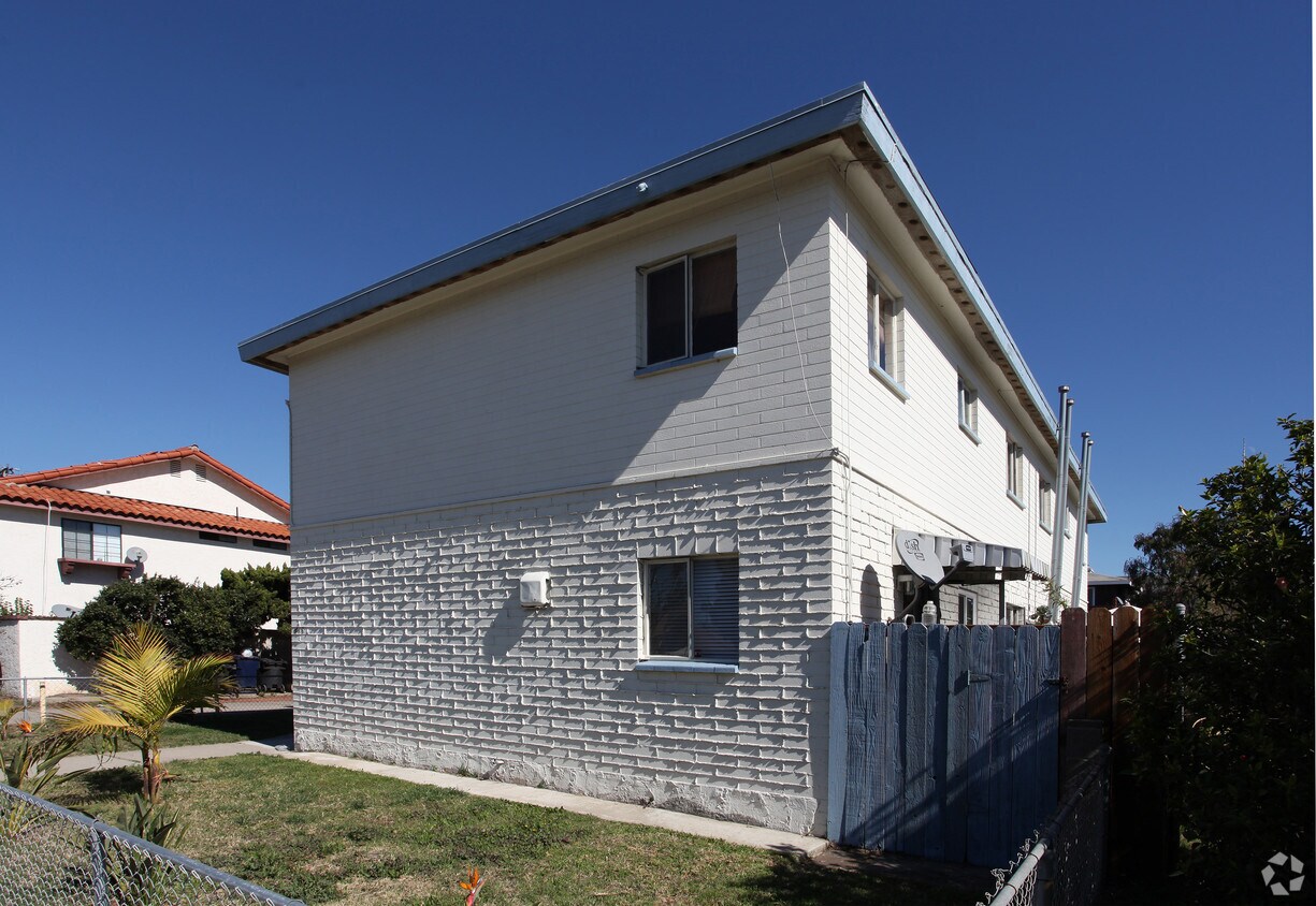 Building Photo - 415 4th Ave