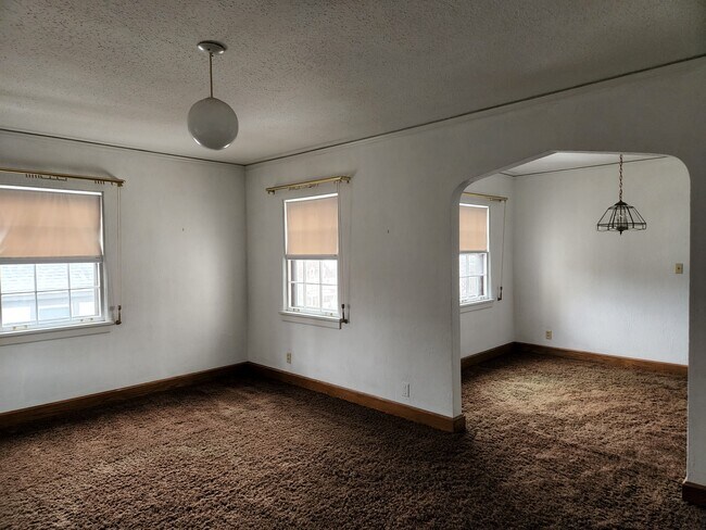 Sala de estar - 209 N 21st Ave E