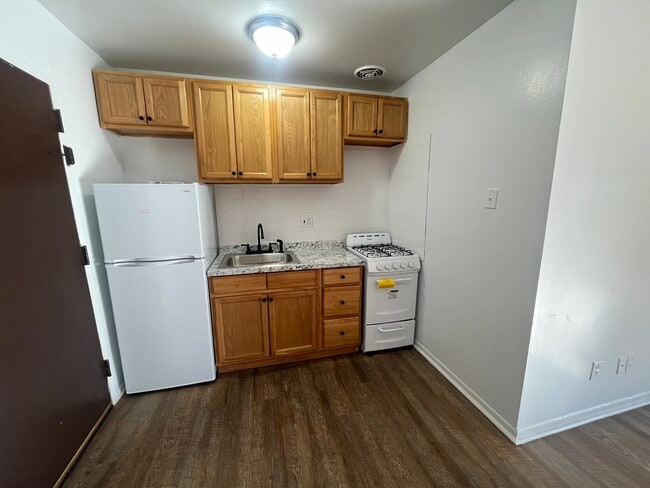 Building Photo - 516 Stuyvesant Ave