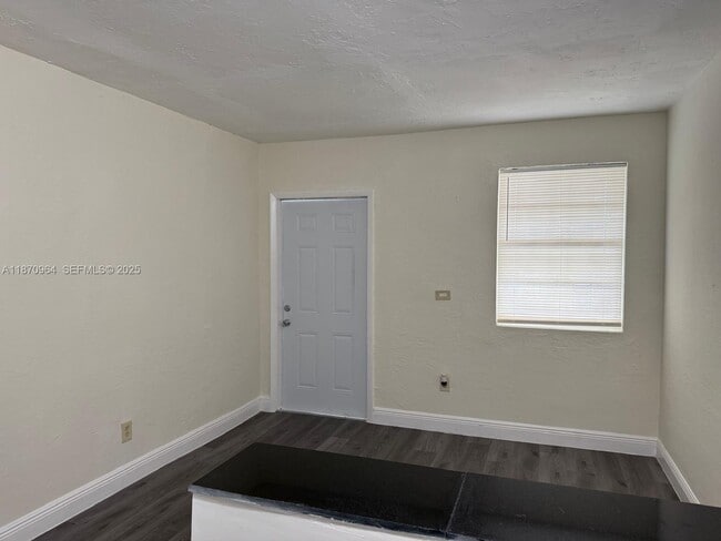 Building Photo - 4721 NW 33rd Ave