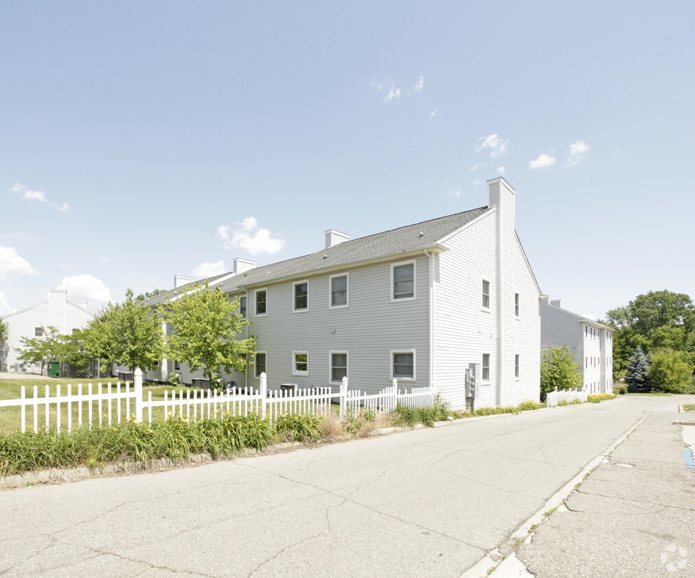 River Bluff of Mount Clemens Apartments in Mount Clemens, MI