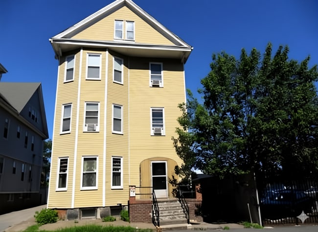 Building Photo - 24 Everett St