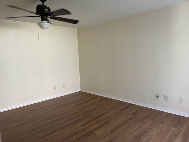 Foto del edificio - 106-108 SE 4th Pl