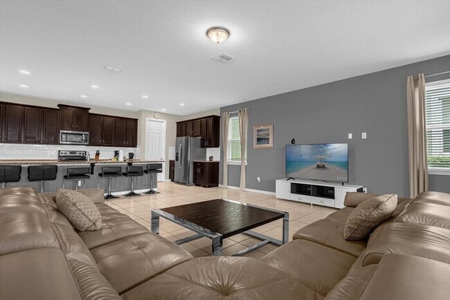 Building Photo - 9031SRL  Luxury 9Beds Villas With Pool Spa...
