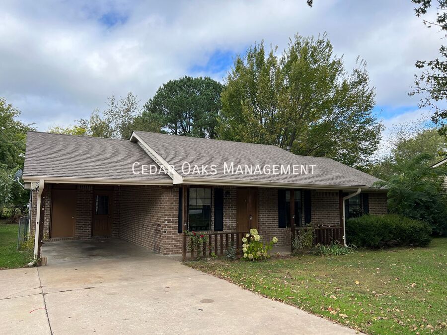 Foto principal - 300 S Ozark St