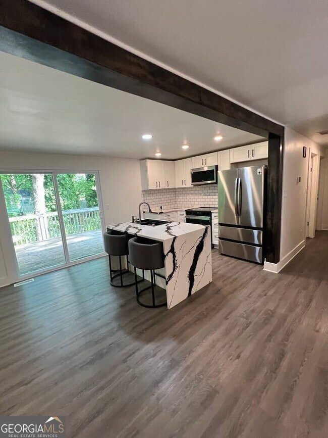 Building Photo - 7600 Suwannee Ct