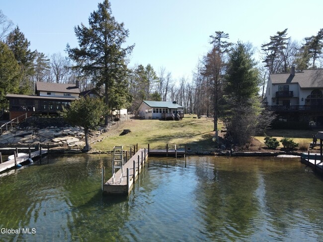 Foto del edificio - 3320 Travis Point Way