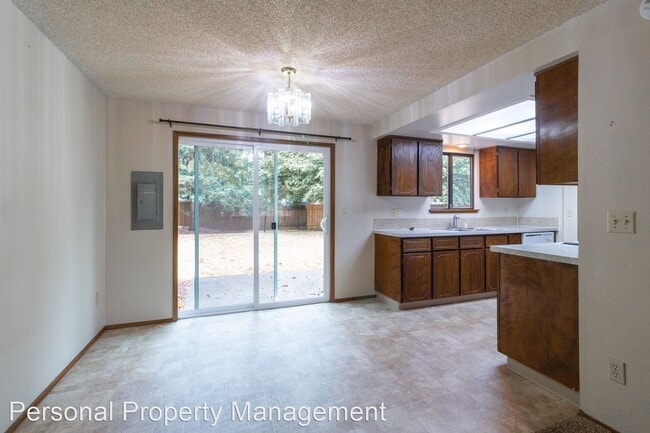 Building Photo - 3 br, 1.5 bath House - 14614 SE 17th Circle