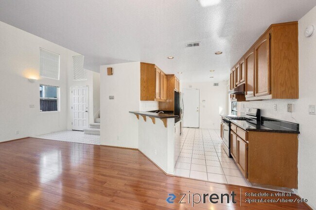 Building Photo - 236 Pacifica Way