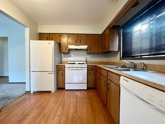 Building Photo - 15824 Peggy Ln
