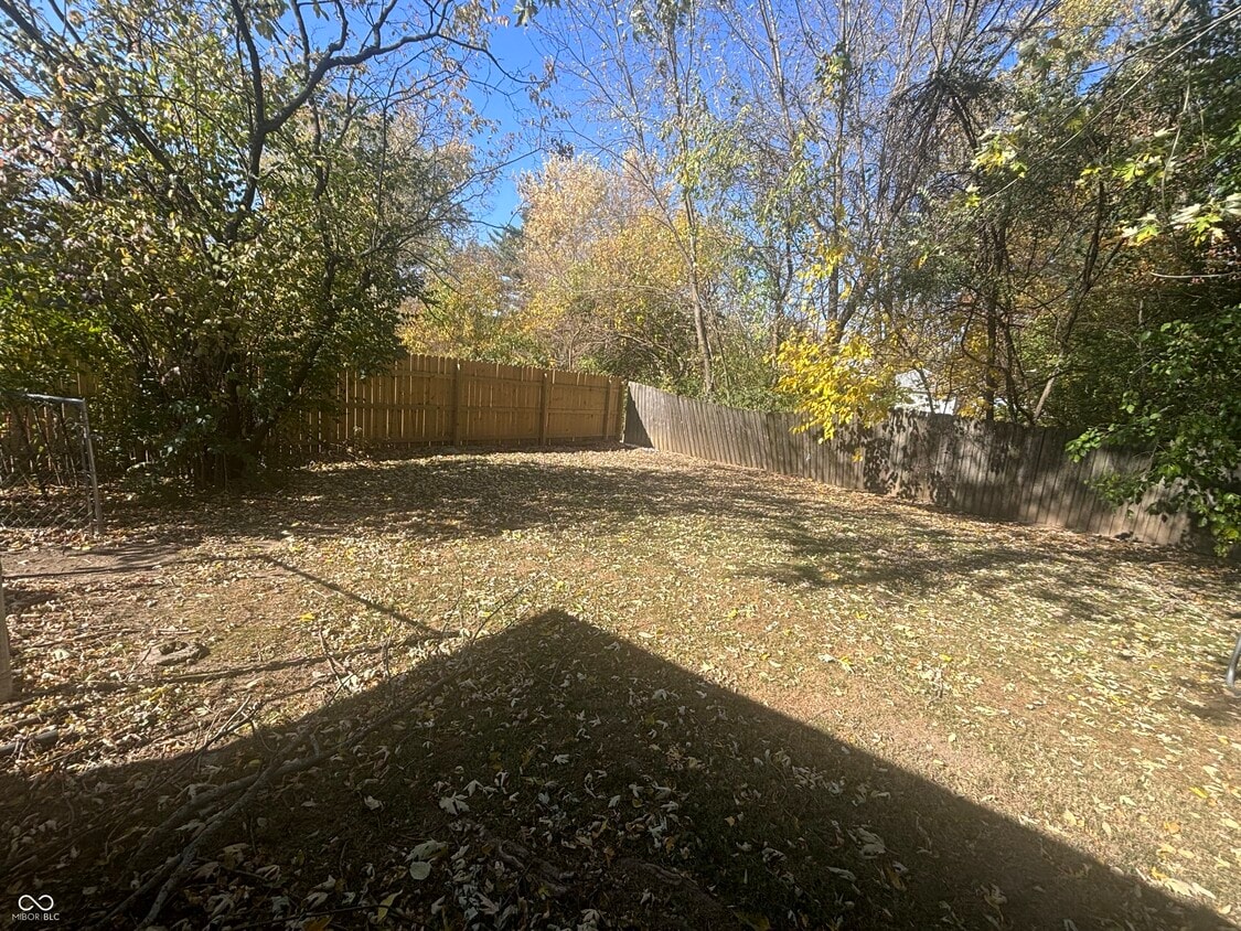 Foto del edificio - 6132 E 13th St