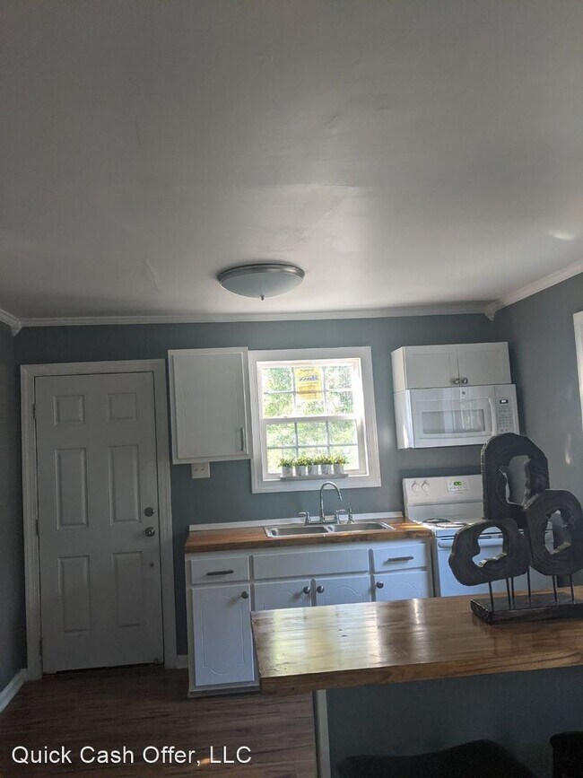 Building Photo - 3 br, 1 bath House - 1903 Farrior Ave SE
