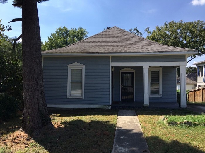 Primary Photo - Historic 2/1 in Sylvan Park!