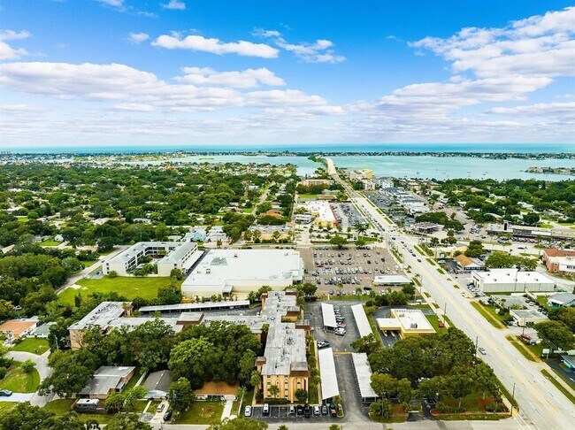 Foto del edificio - 2525 W Bay Dr