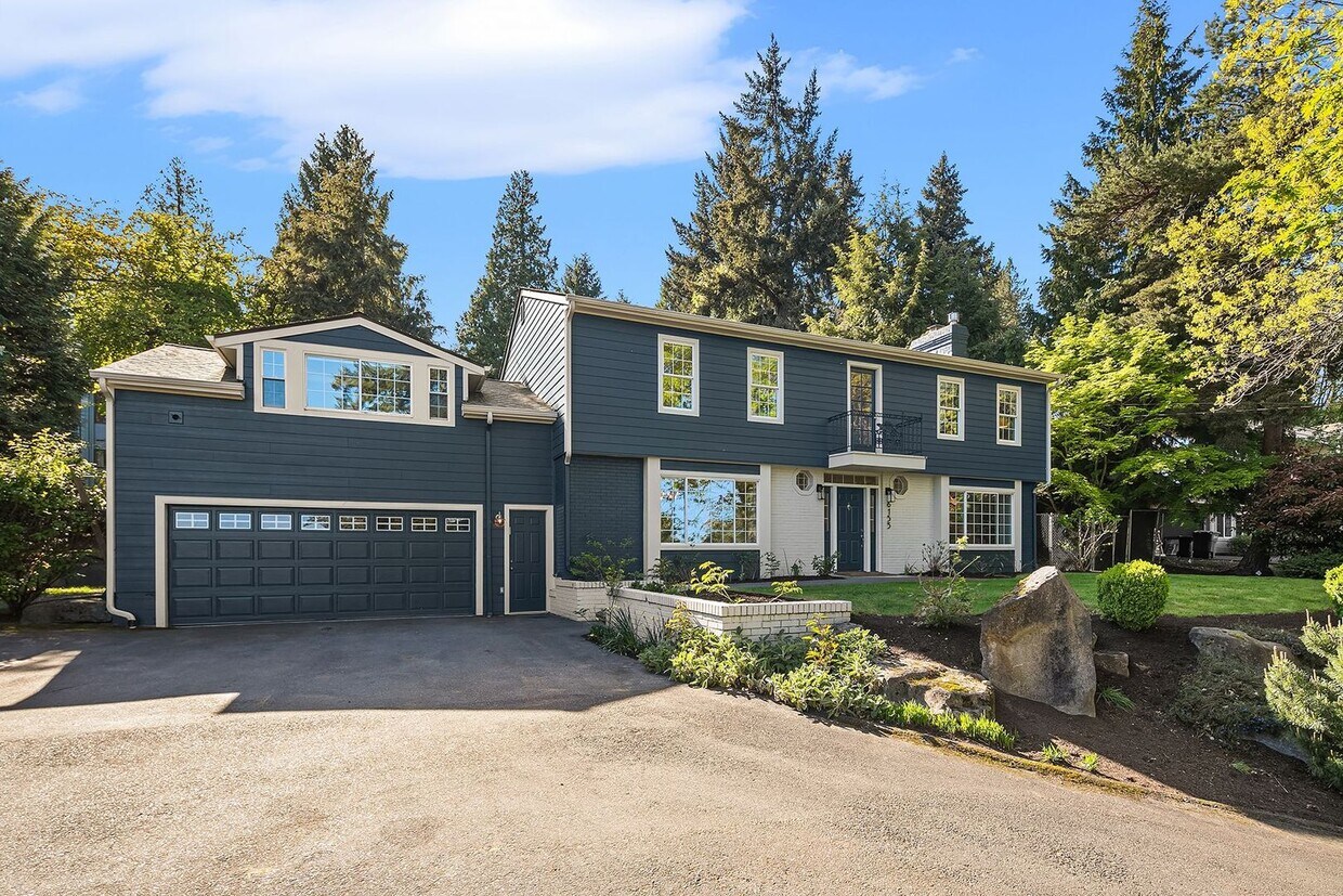 Primary Photo - Traditional 5-bedroom 3.25 bath Mercer Island